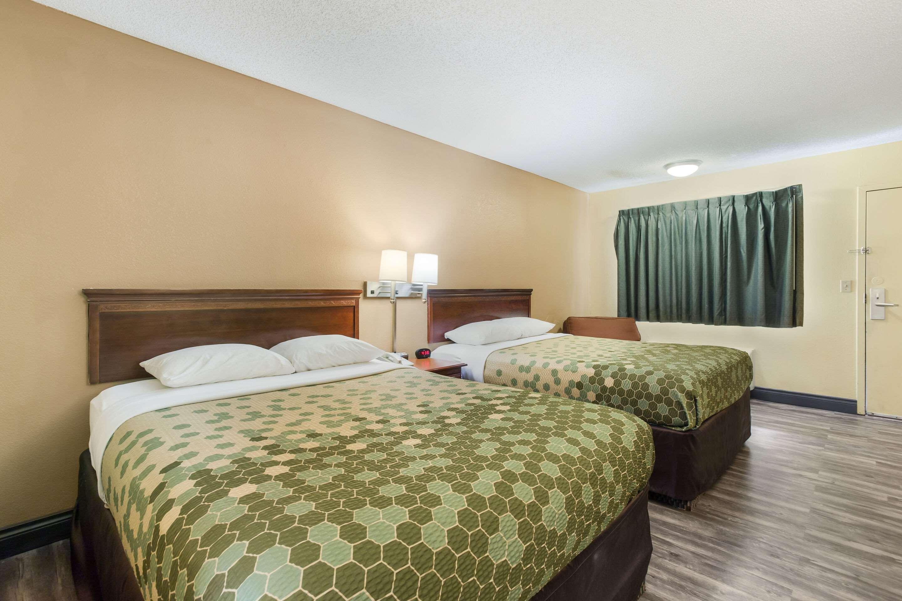 Econo Lodge Saint Robert Exterior photo